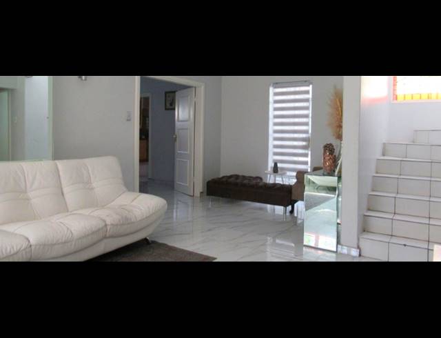 6 BEDROOM GATED ESTATE FOR SALE IN STRATHAVON